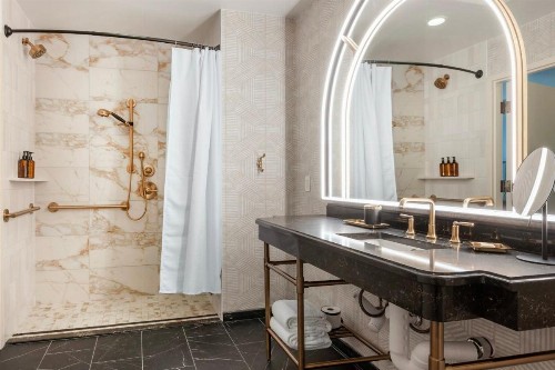 Omni Severin Hotel - image 3
