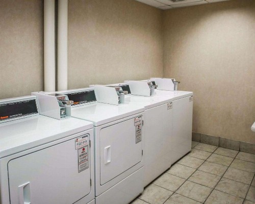 Quality Inn Indianapolis - image 3