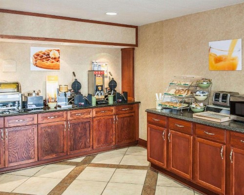 Quality Inn Indianapolis - image 6