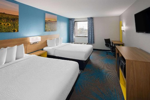 Days Inn & Suites by Wyndham Northwest Indianapolis - image 28