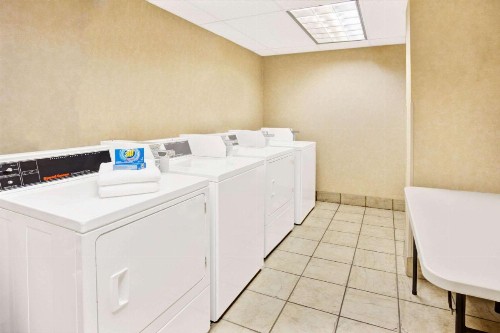Baymont by Wyndham Indianapolis West - image 37