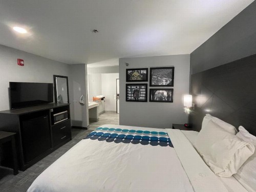 La Quinta Inn by Wyndham Indianapolis Airport Executive Dr - image 28