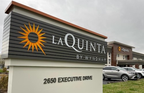 La Quinta Inn by Wyndham Indianapolis Airport Executive Dr - image 31