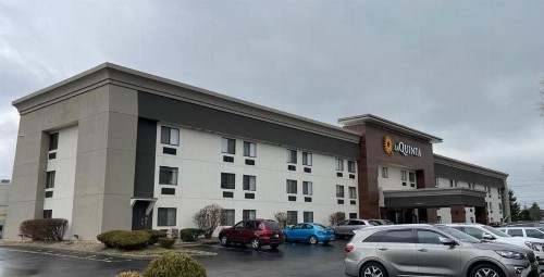 La Quinta Inn by Wyndham Indianapolis Airport Executive Dr - image 35
