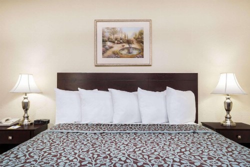 Days Inn by Wyndham Indianapolis Northeast - image 13