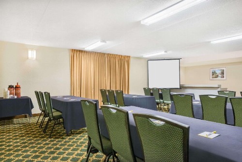 Days Inn by Wyndham Indianapolis Northeast - image 16