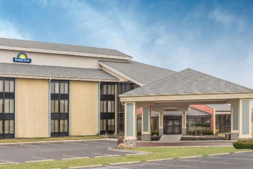 Days Inn by Wyndham Indianapolis Northeast - image 2