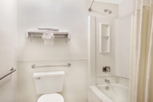Days Inn by Wyndham Indianapolis Northeast - image 20