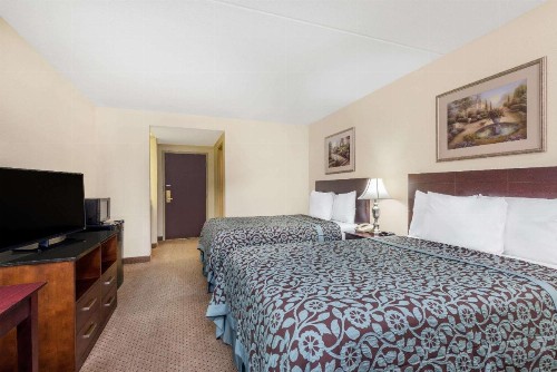 Days Inn by Wyndham Indianapolis Northeast - image 8