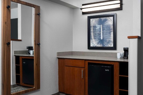 Hyatt Place Indianapolis Airport - image 1