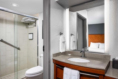 Hyatt Place Indianapolis Airport - image 10