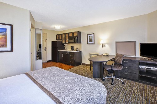 Candlewood Suites Indianapolis Northeast an IHG Hotel - image 10