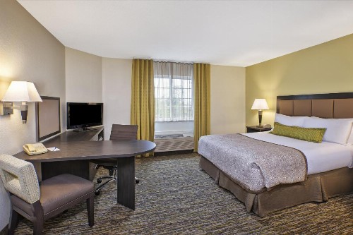 Candlewood Suites Indianapolis Northeast an IHG Hotel - image 11