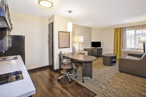 Candlewood Suites Indianapolis Northeast an IHG Hotel - image 13