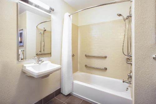 Candlewood Suites Indianapolis Northeast an IHG Hotel - image 14
