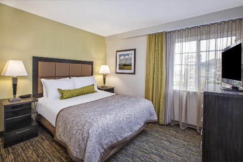 Candlewood Suites Indianapolis Northeast an IHG Hotel - image 6