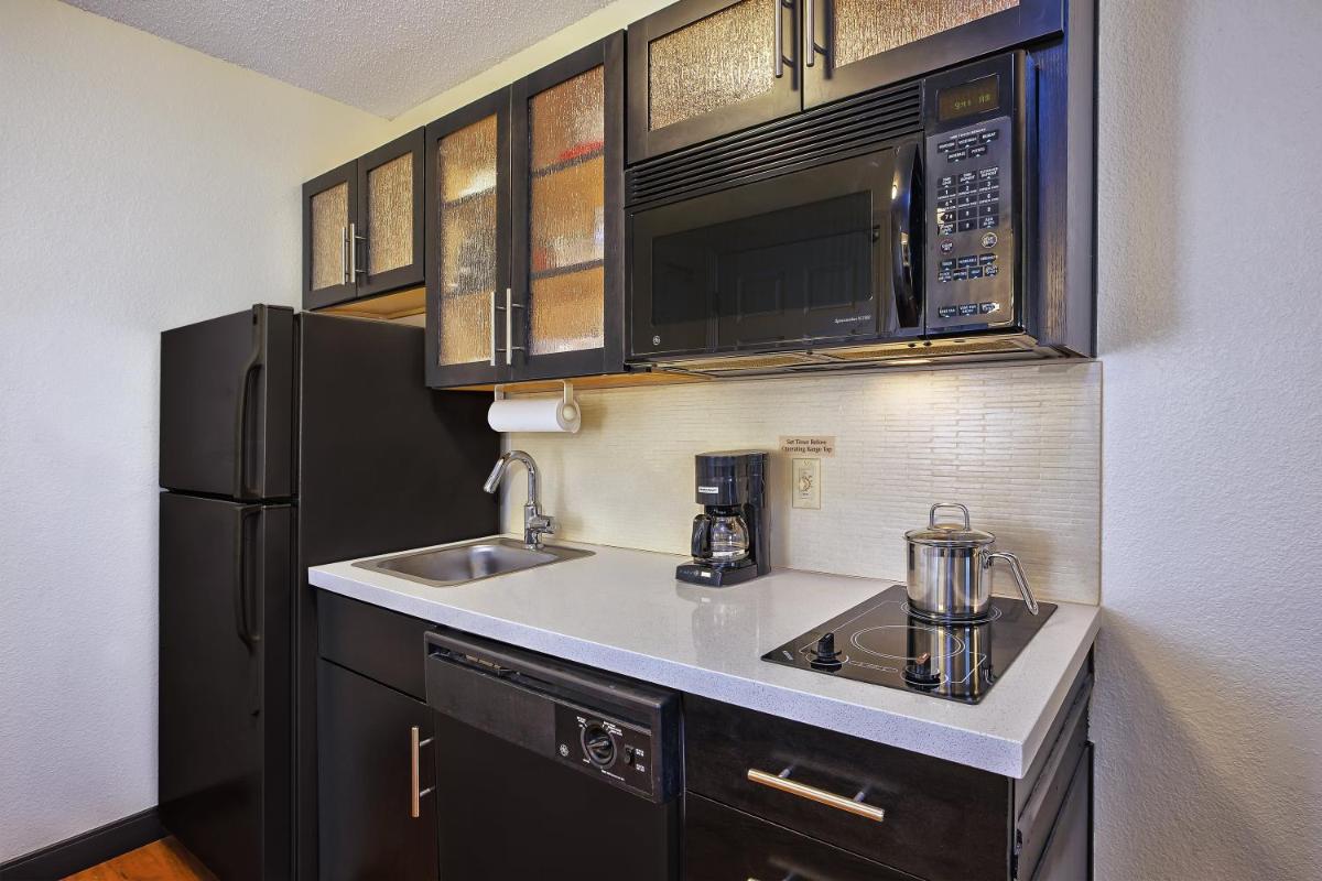 Candlewood Suites Indianapolis Northeast an IHG Hotel - image 7