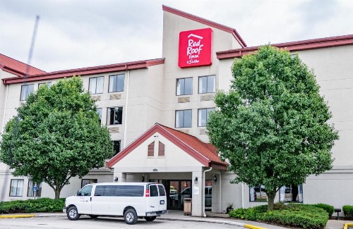 Red Roof Inn & Suites Indianapolis Airport - image 1