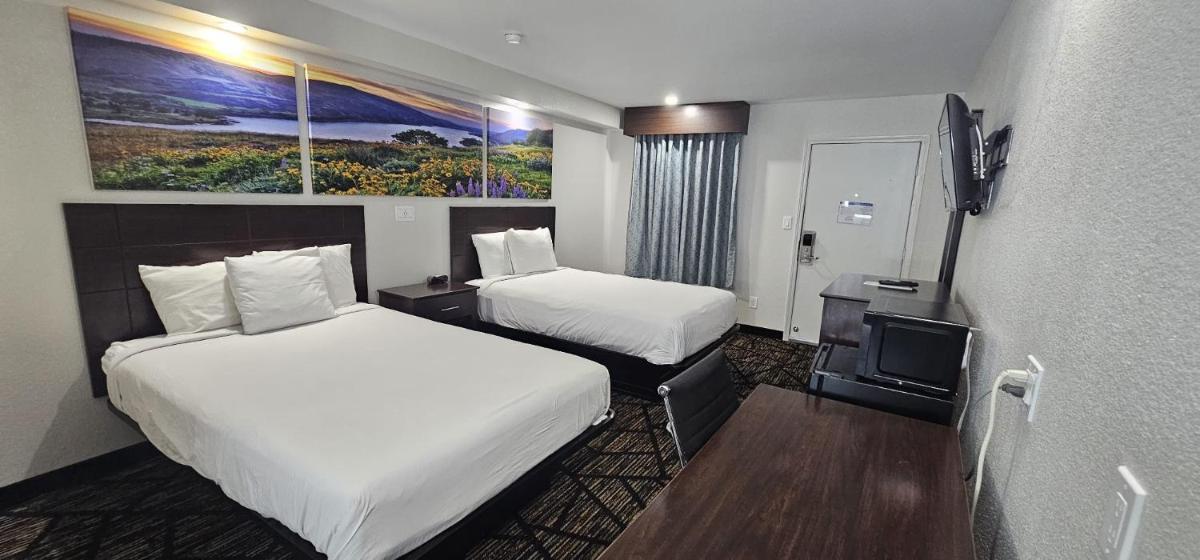Days Inn by Wyndham Indianapolis East Post Road - image 5
