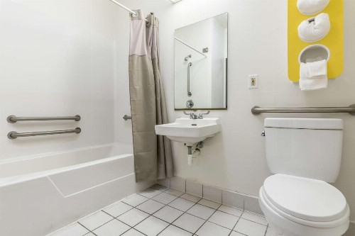 Motel 6-Indianapolis IN - Southport - image 11