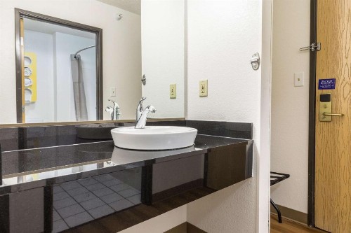 Motel 6-Indianapolis IN - Southport - image 14