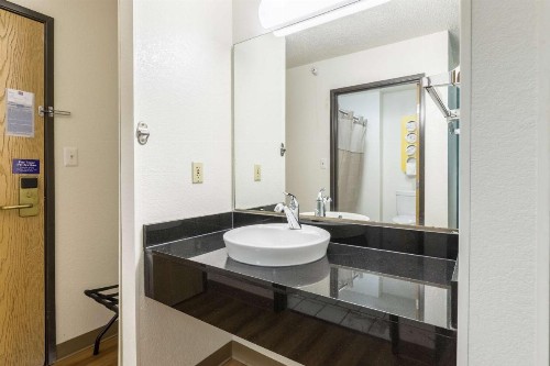 Motel 6-Indianapolis IN - Southport - image 28