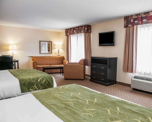 Comfort Suites Southport - image 26