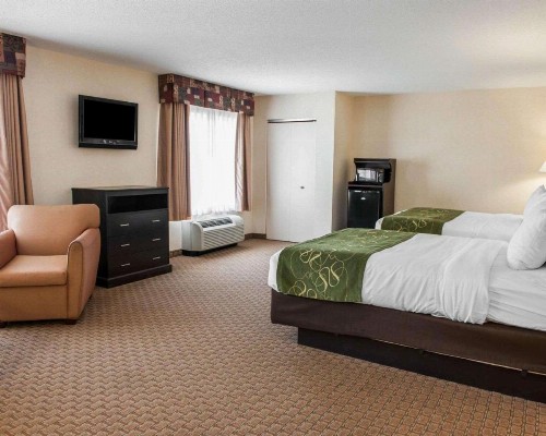 Comfort Suites Southport - image 28