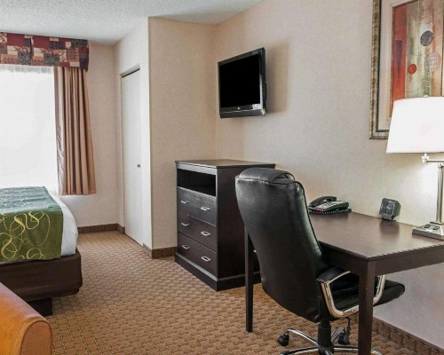 Comfort Suites Southport - image 30