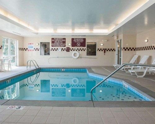 Comfort Suites Southport - image 34