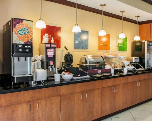 Comfort Suites Southport - image 43