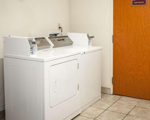 Comfort Suites Southport - image 44