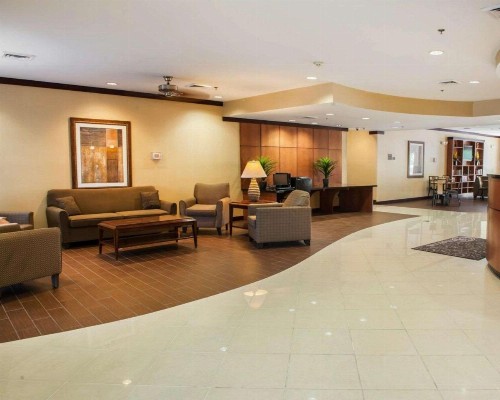 Comfort Suites Southport - image 5