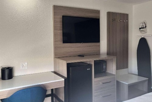 Baymont by Wyndham Indianapolis Northeast - image 24