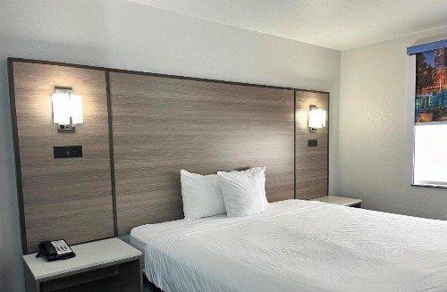 Baymont by Wyndham Indianapolis Northeast - image 41