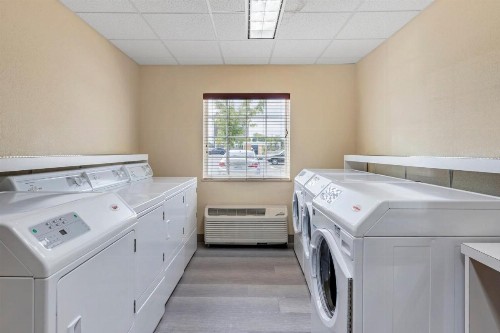 Candlewood Suites Indianapolis East an IHG Hotel - image 16