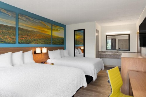 OYO Hotel Indianapolis International Airport - image 17