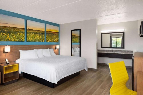 OYO Hotel Indianapolis International Airport - image 32