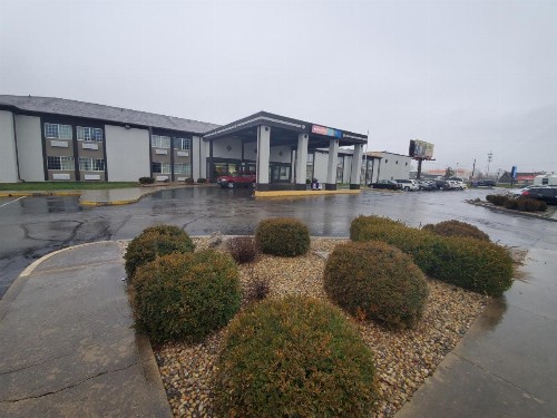 Royal Inn Hotel - image 13