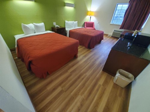 Royal Inn Hotel - image 14