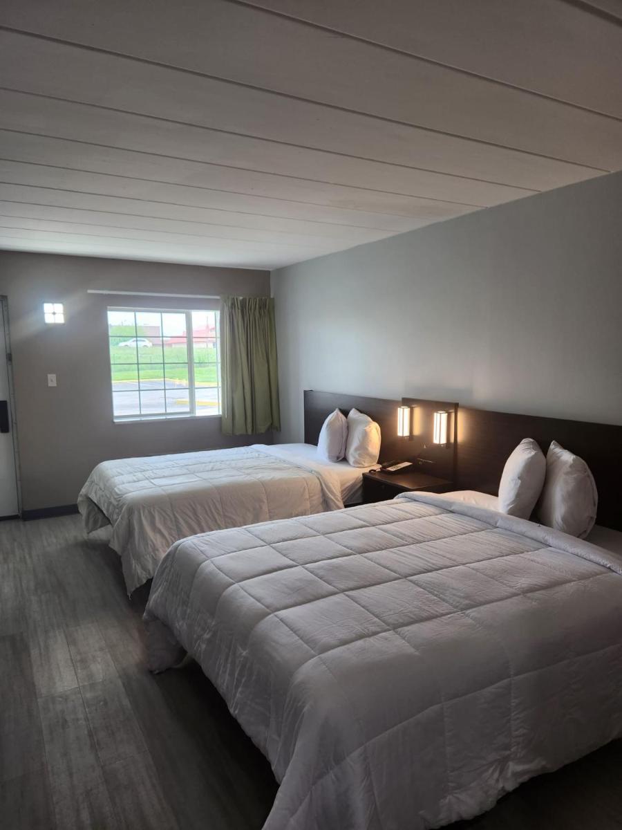 Royal Inn Hotel - image 2