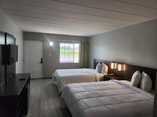 Royal Inn Hotel - image 20