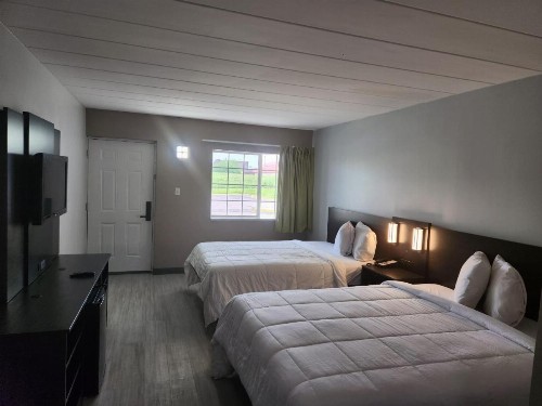 Royal Inn Hotel - image 23