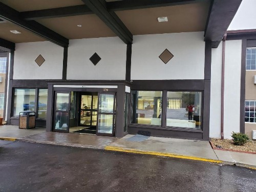 Royal Inn Hotel - image 24