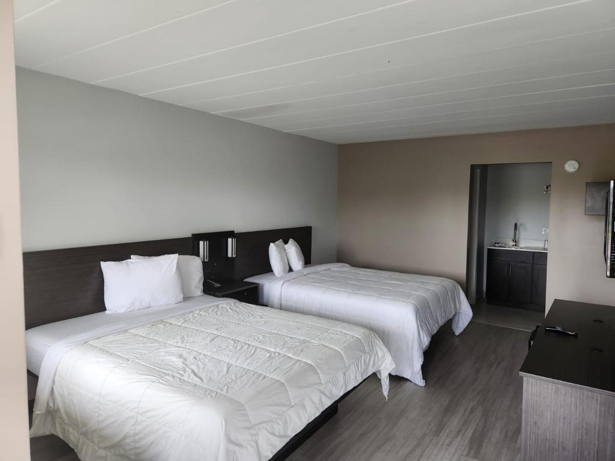 Royal Inn Hotel - image 7