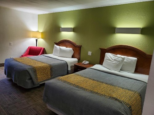 Royal Inn Hotel - image 8