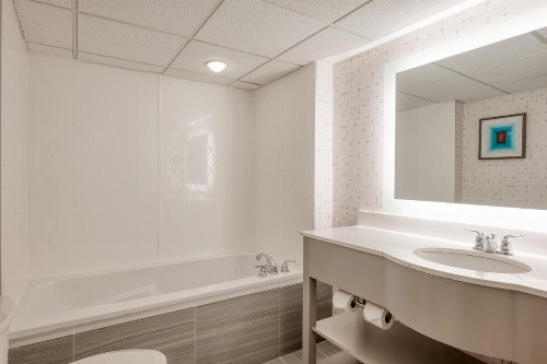 Crowne Plaza Hotel Indianapolis Airport an IHG Hotel - image 10