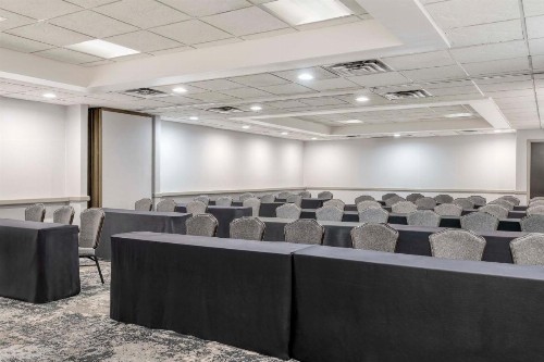 Crowne Plaza Hotel Indianapolis Airport an IHG Hotel - image 15