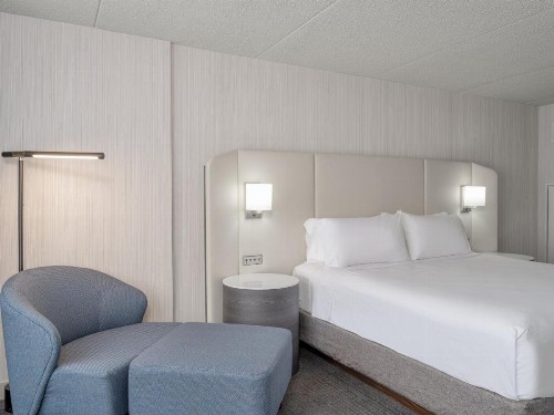 Crowne Plaza Hotel Indianapolis Airport an IHG Hotel - image 26
