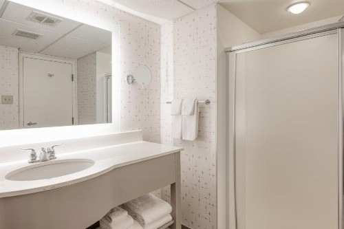 Crowne Plaza Hotel Indianapolis Airport an IHG Hotel - image 4